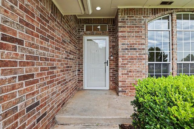 904 Pruett Drive, Edmond, OK 73003