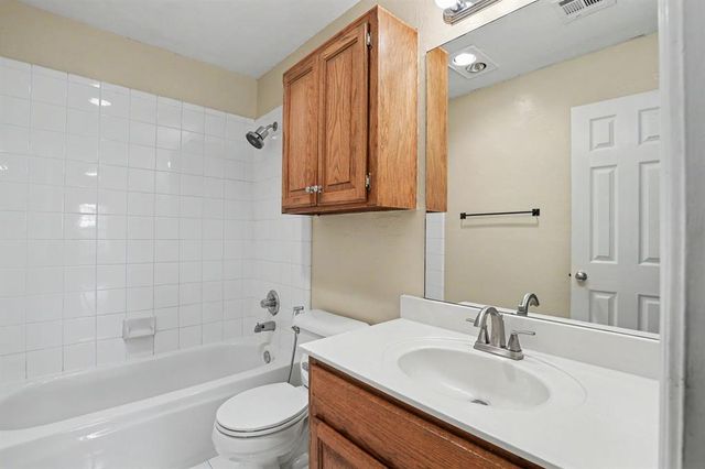 904 Pruett Drive, Edmond, OK 73003