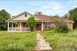 554 County Road 385, San Antonio, TX 78253