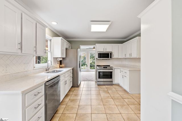 9 Black Knob Court, Greenville, SC 29609