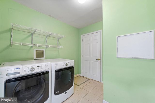 4 STEVEN DR, Voorhees, NJ 08043