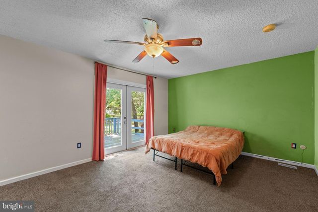 4 STEVEN DR, Voorhees, NJ 08043