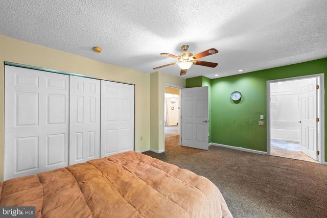 4 STEVEN DR, Voorhees, NJ 08043
