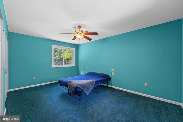 4 STEVEN DR, Voorhees, NJ 08043
