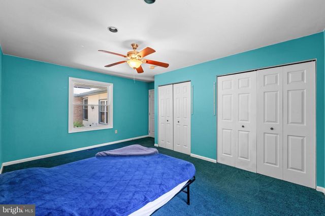 4 STEVEN DR, Voorhees, NJ 08043
