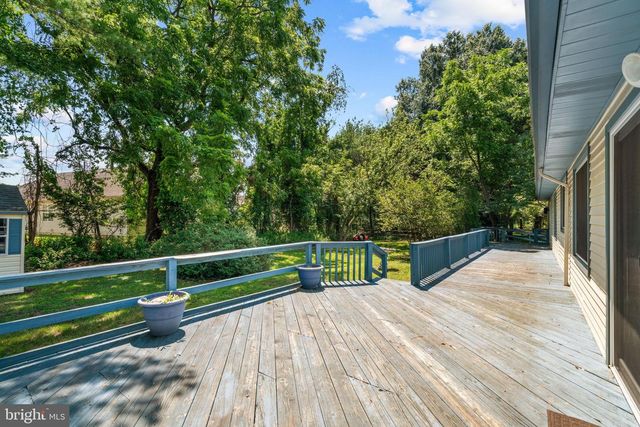 4 STEVEN DR, Voorhees, NJ 08043