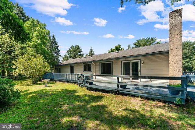 4 STEVEN DR, Voorhees, NJ 08043