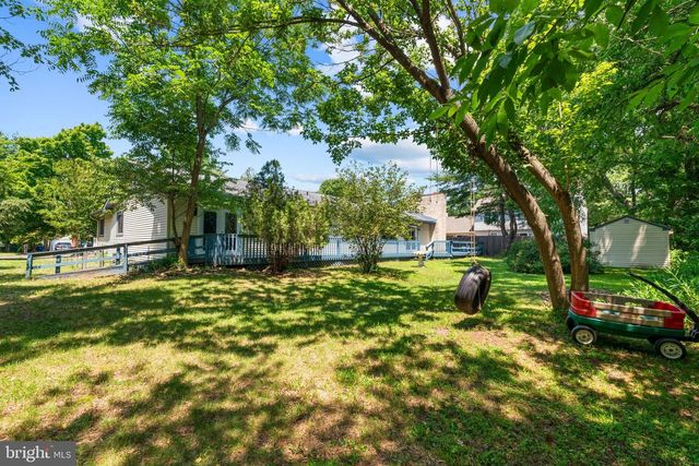 4 STEVEN DR, Voorhees, NJ 08043