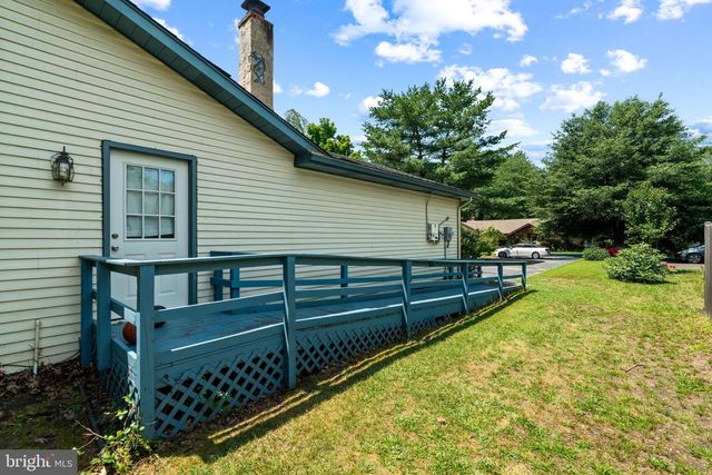 4 STEVEN DR, Voorhees, NJ 08043