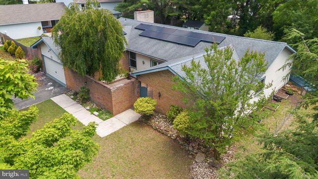 4 STEVEN DR, Voorhees, NJ 08043
