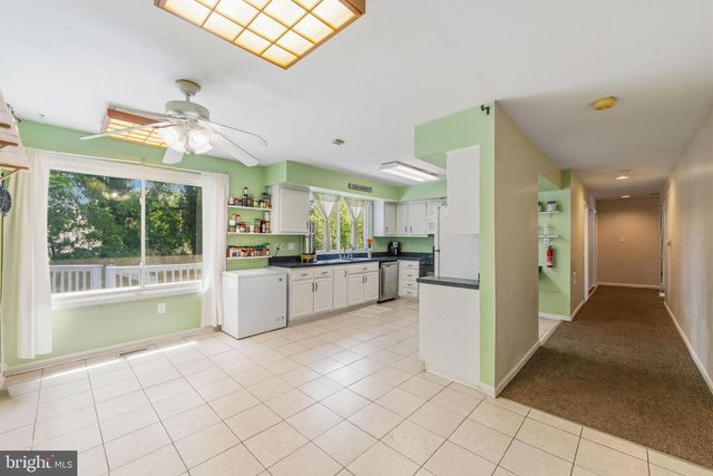 4 STEVEN DR, Voorhees, NJ 08043