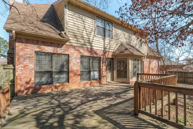 8 Edgewater Cove, Maumelle, AR 72113