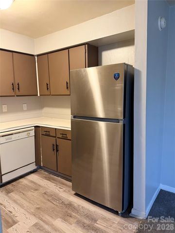 9123 Spyglass Place I, Charlotte, NC 28214
