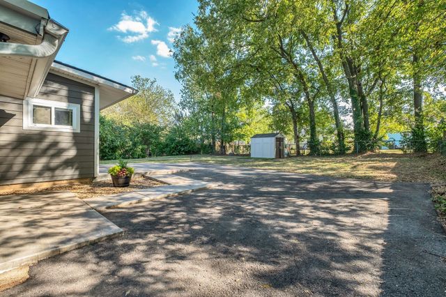 908 Solley Dr, Nashville, TN 37216