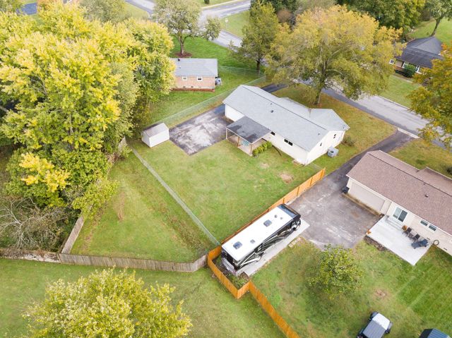 202 Raindrop Ln, Hendersonville, TN 37075