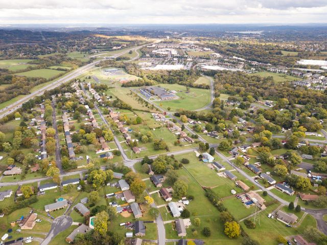 202 Raindrop Ln, Hendersonville, TN 37075