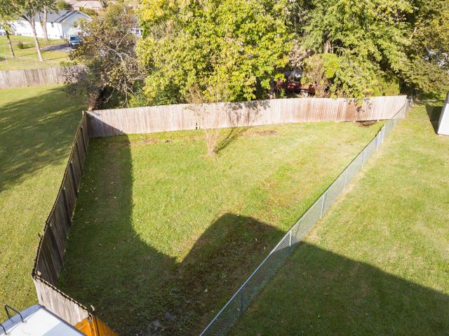 202 Raindrop Ln, Hendersonville, TN 37075