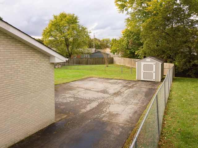 202 Raindrop Ln, Hendersonville, TN 37075