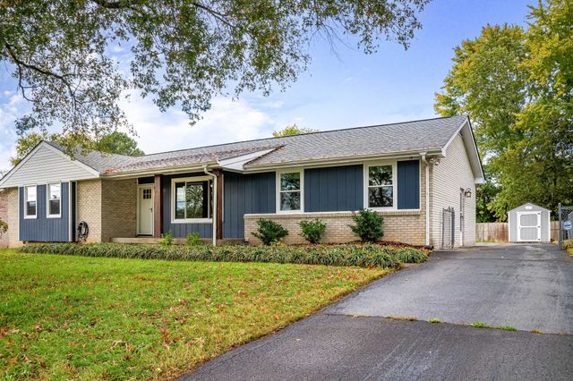 202 Raindrop Ln, Hendersonville, TN 37075