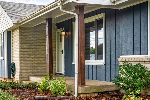 202 Raindrop Ln, Hendersonville, TN 37075