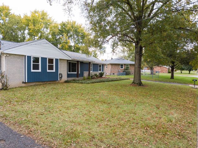 202 Raindrop Ln, Hendersonville, TN 37075