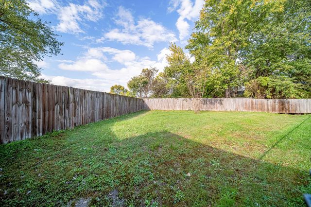 202 Raindrop Ln, Hendersonville, TN 37075