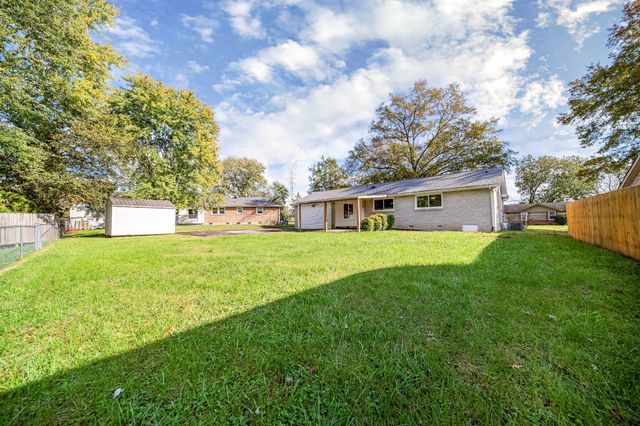 202 Raindrop Ln, Hendersonville, TN 37075