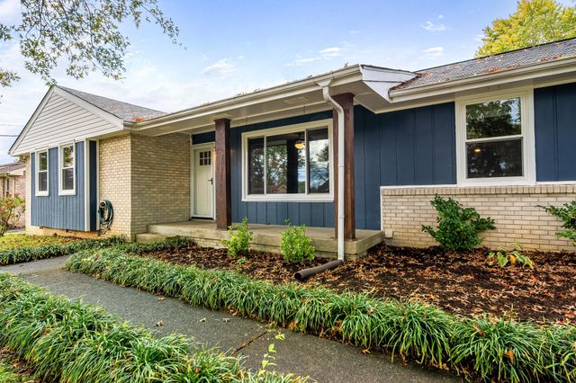 202 Raindrop Ln, Hendersonville, TN 37075