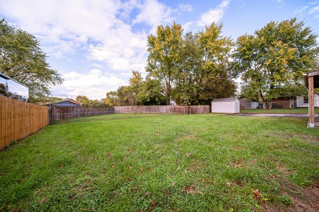 202 Raindrop Ln, Hendersonville, TN 37075