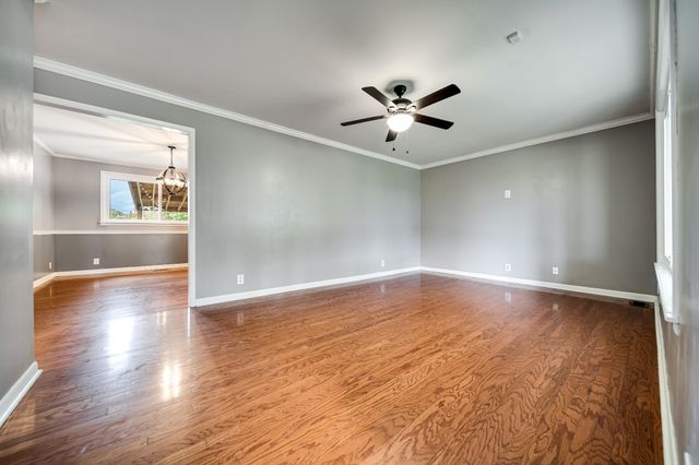 202 Raindrop Ln, Hendersonville, TN 37075