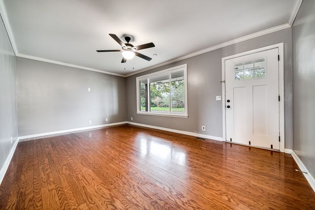 202 Raindrop Ln, Hendersonville, TN 37075