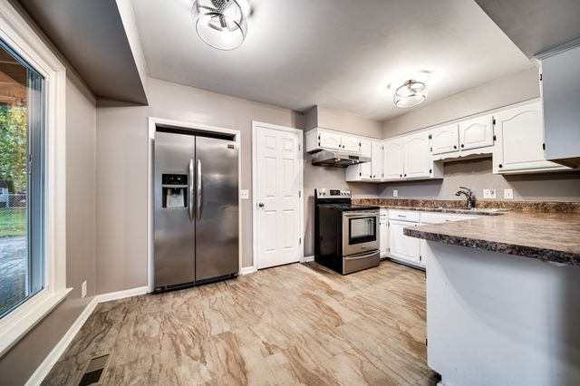 202 Raindrop Ln, Hendersonville, TN 37075