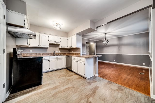 202 Raindrop Ln, Hendersonville, TN 37075