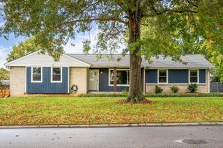 202 Raindrop Ln, Hendersonville, TN 37075