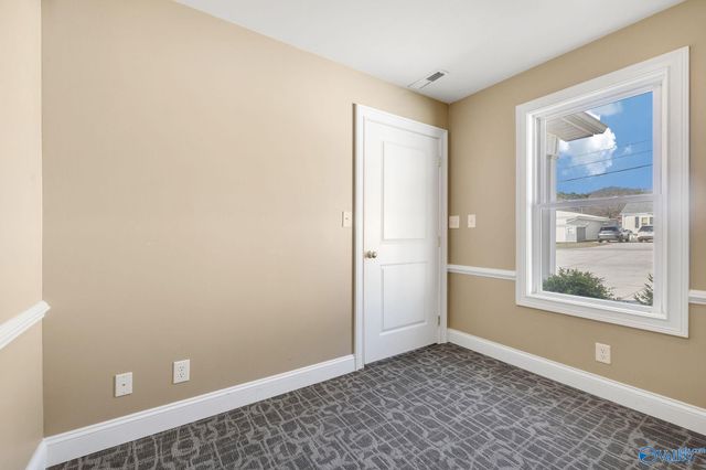 1640A Blount Avenue, Guntersville, AL 35976