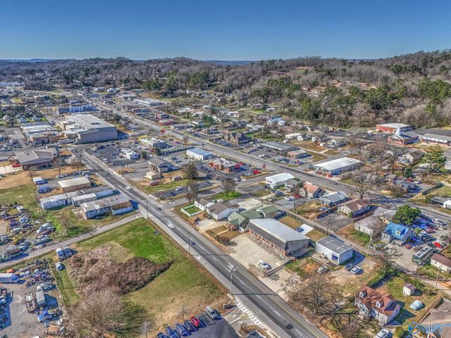 1640A Blount Avenue, Guntersville, AL 35976