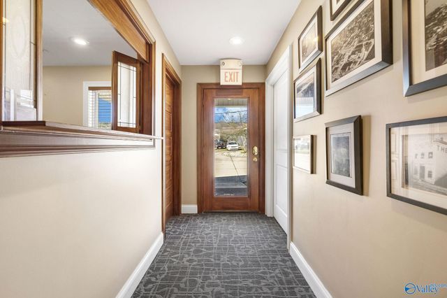 1640A Blount Avenue, Guntersville, AL 35976