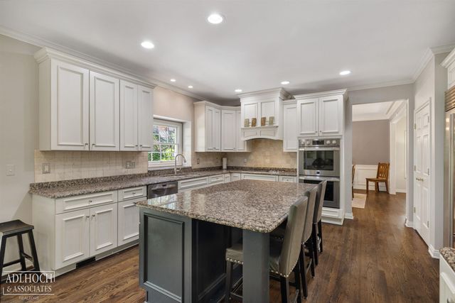 758 Middlesex Road, Grosse Pointe, MI 48230