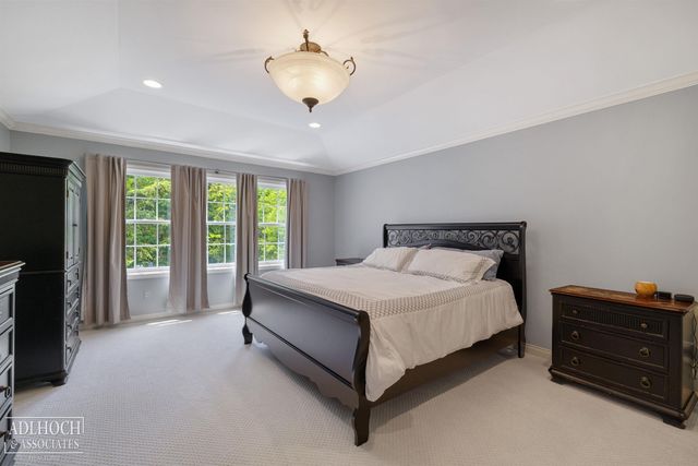 758 Middlesex Road, Grosse Pointe, MI 48230