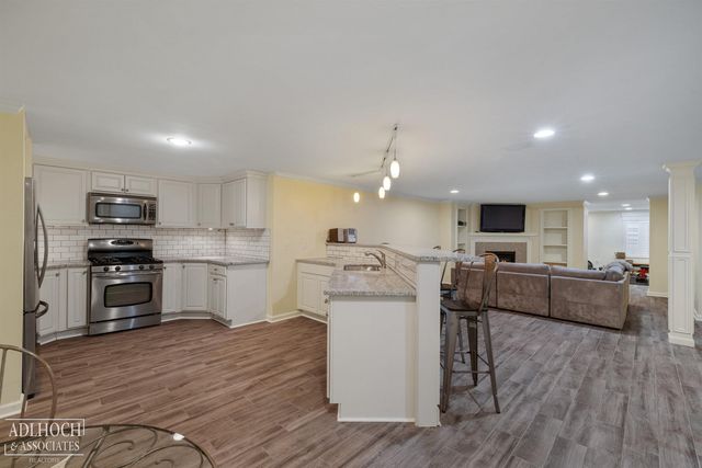 758 Middlesex Road, Grosse Pointe, MI 48230