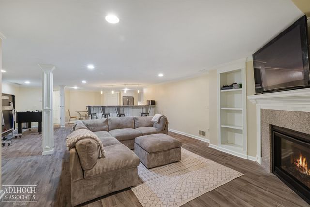 758 Middlesex Road, Grosse Pointe, MI 48230