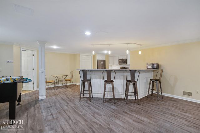 758 Middlesex Road, Grosse Pointe, MI 48230