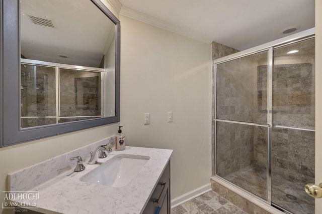 758 Middlesex Road, Grosse Pointe, MI 48230