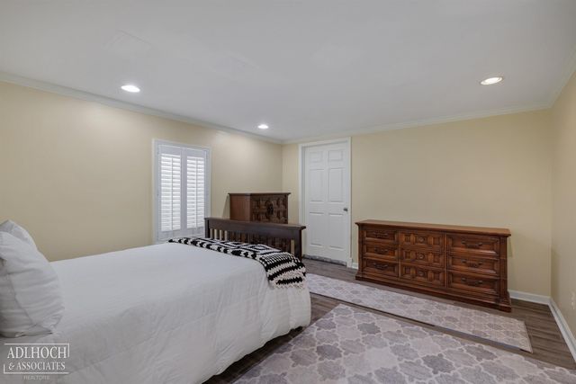 758 Middlesex Road, Grosse Pointe, MI 48230