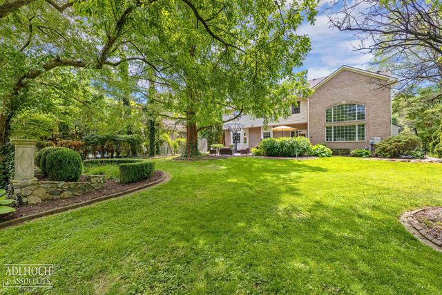 758 Middlesex Road, Grosse Pointe, MI 48230