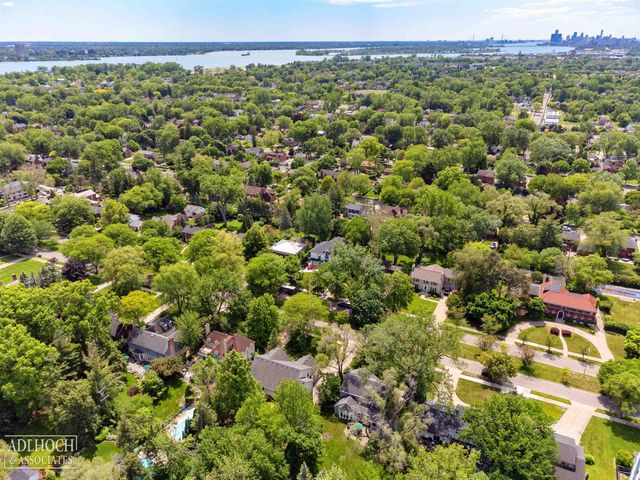 758 Middlesex Road, Grosse Pointe, MI 48230