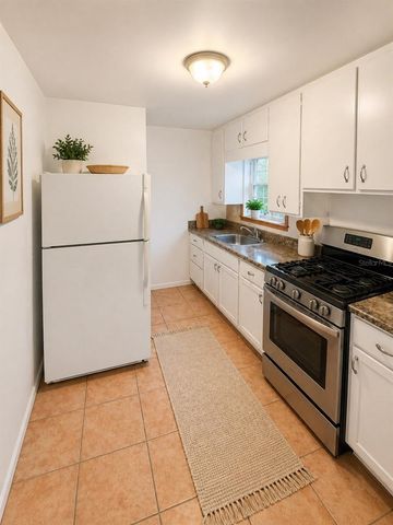 935 17TH AVENUE S, St Petersburg, FL 33705