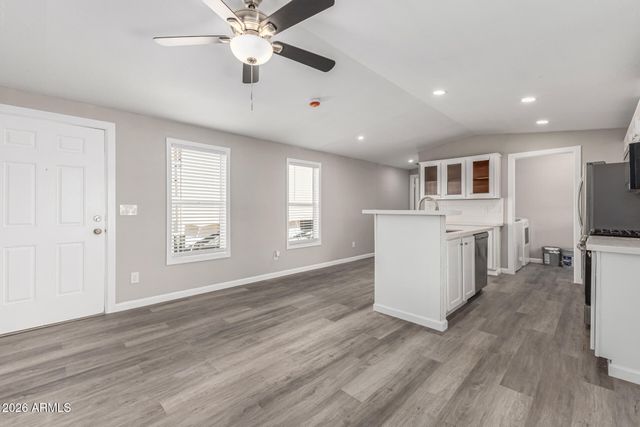 625 W MCKELLIPS Road 330, Mesa, AZ 85201