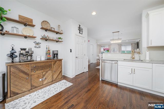 70 Bloomfield 70, Essex Fells, NJ 07021