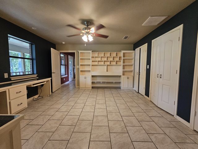 5731 N Cape Drive, Chandler, TX 75758